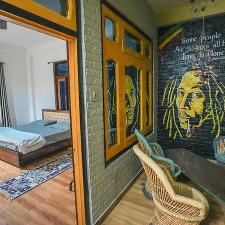 Pahadirovers Homestay & Cafe Kasol Kültér fotó