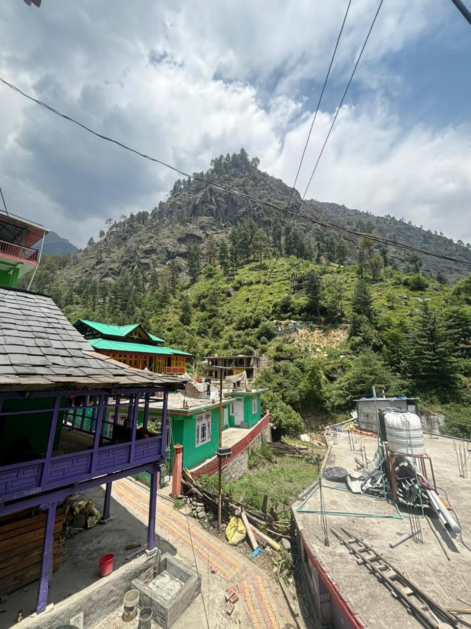 Pahadirovers Homestay & Cafe Kasol Kültér fotó
