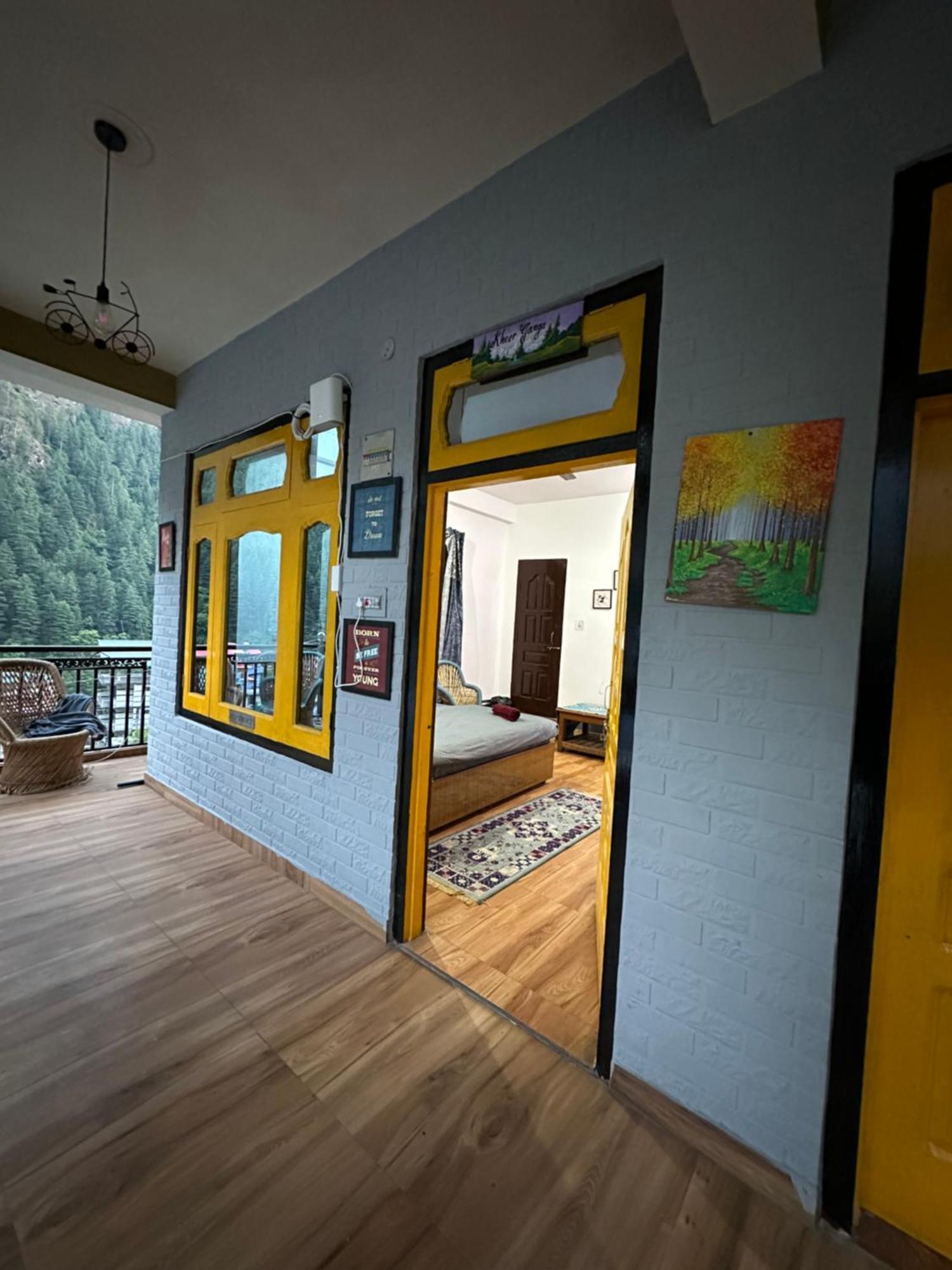 Pahadirovers Homestay & Cafe Kasol Kültér fotó