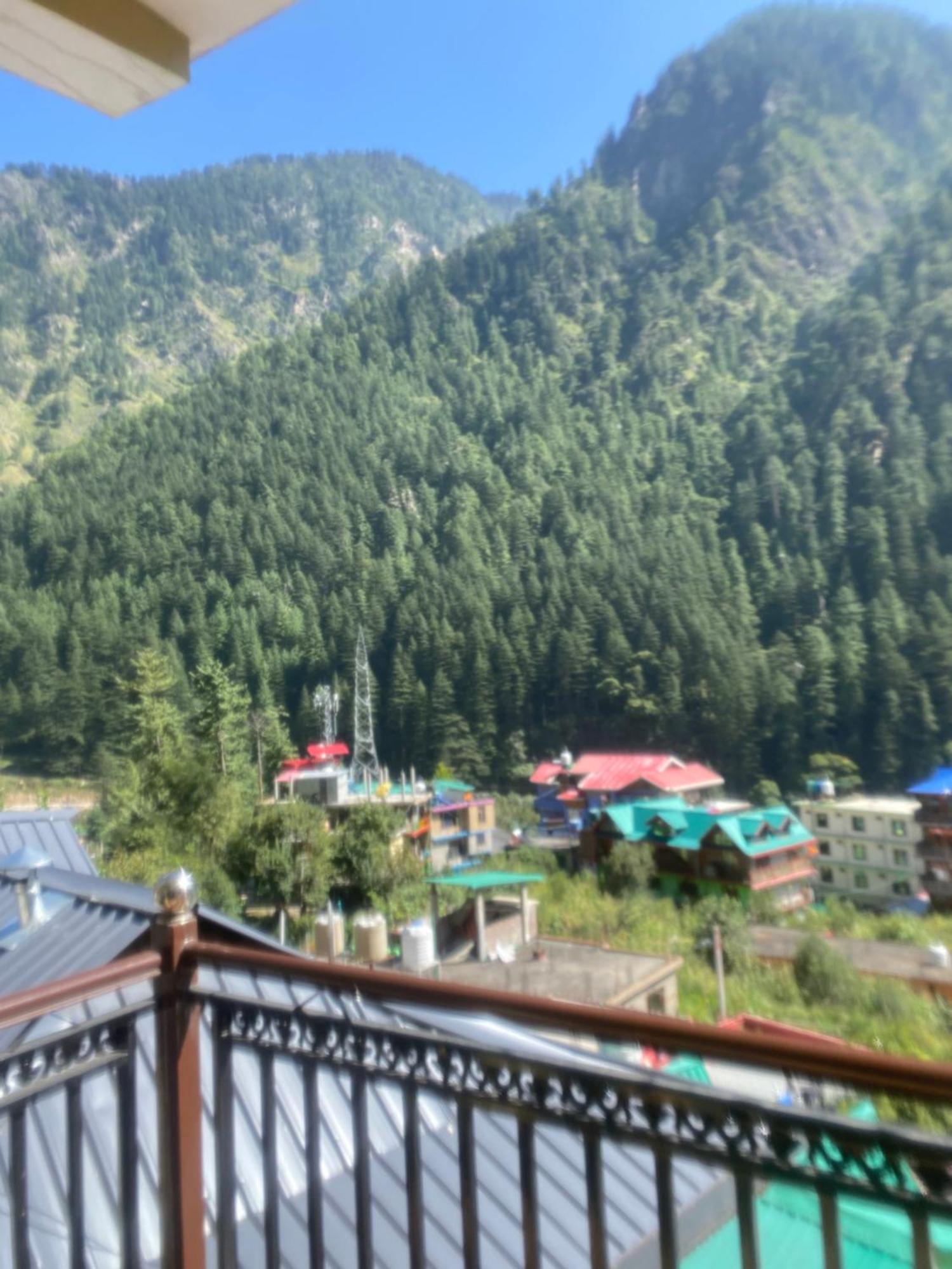 Pahadirovers Homestay & Cafe Kasol Kültér fotó