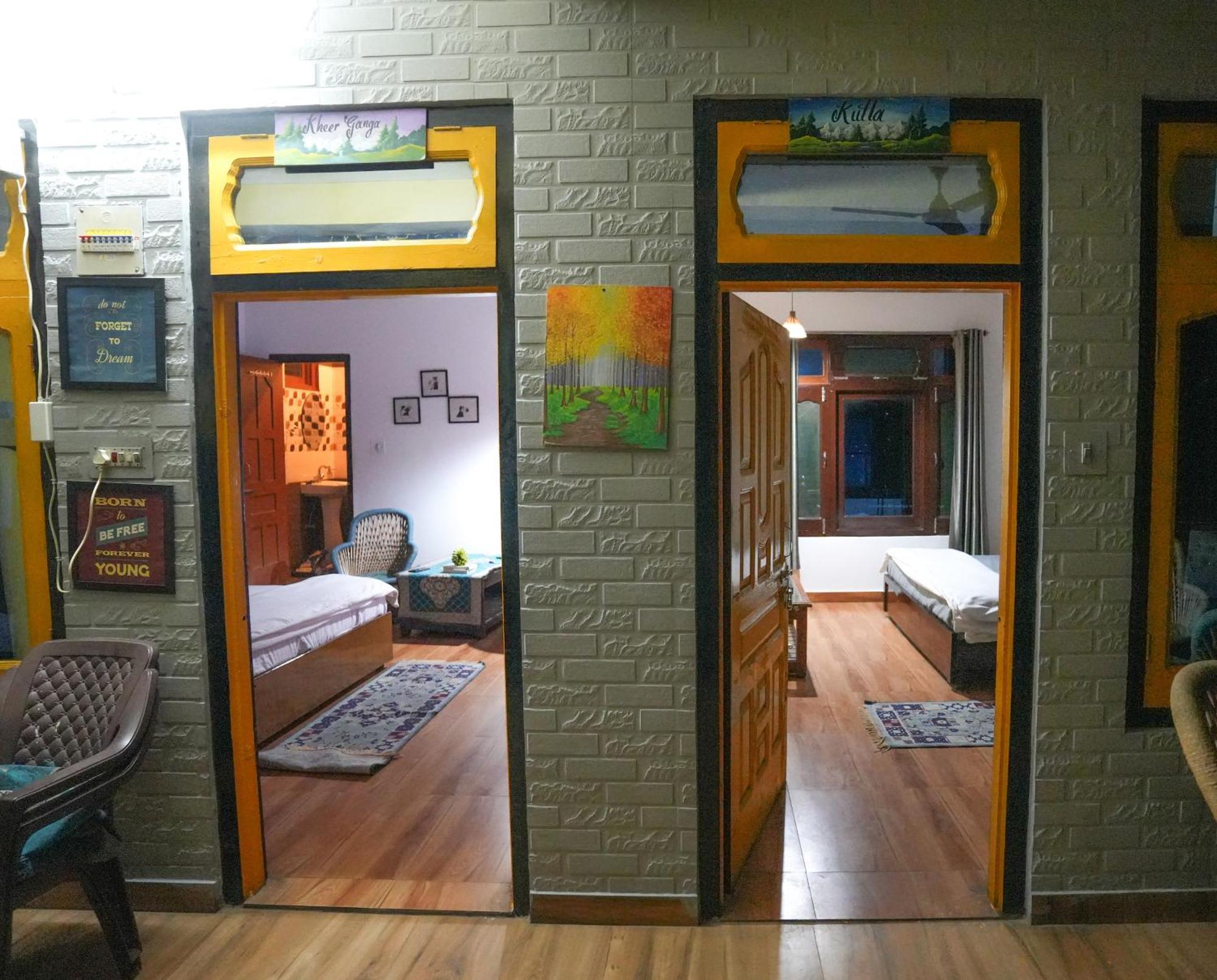 Pahadirovers Homestay & Cafe Kasol Kültér fotó